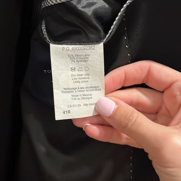 Tommy Hilfiger suit jacket - Picture 4 of 6